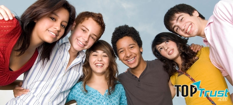 Kết bạn với bạn bè của cô ấy