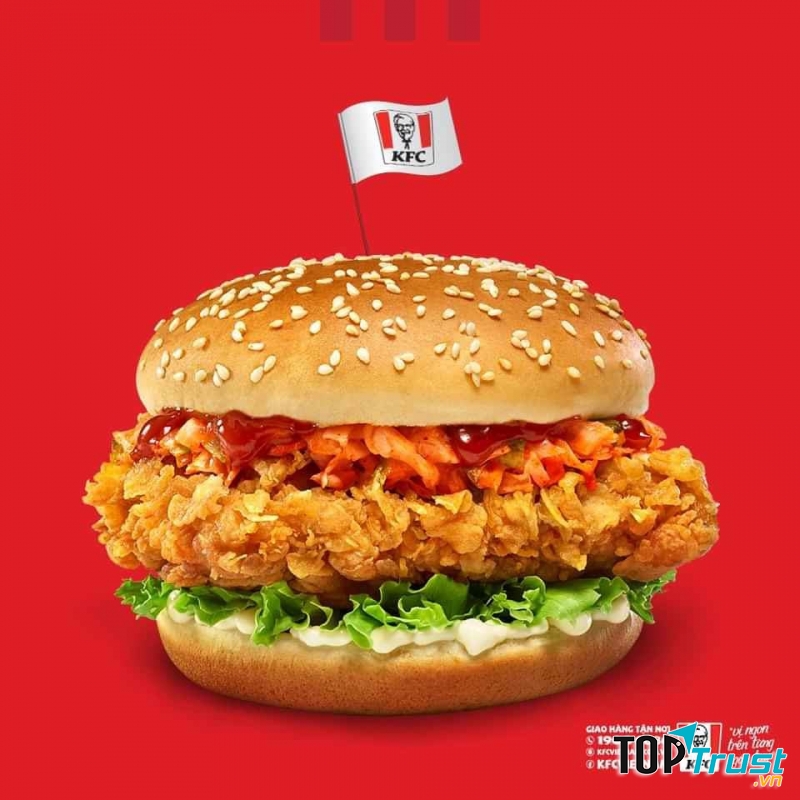 KFC chuyên về các sản phẩm gà rán và nướng, với các món ăn kèm theo và các loại sandwiches chế biến từ thịt gà tươi
