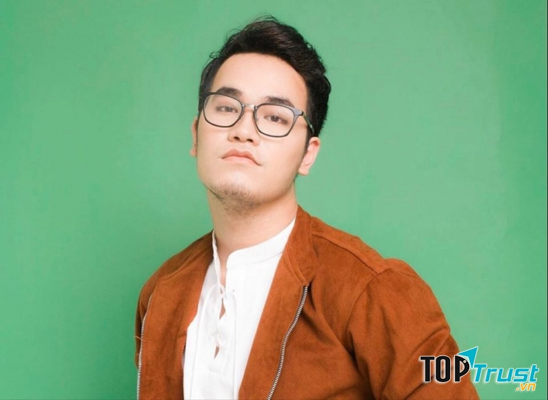 Nhạc sĩ Khắc Hưng