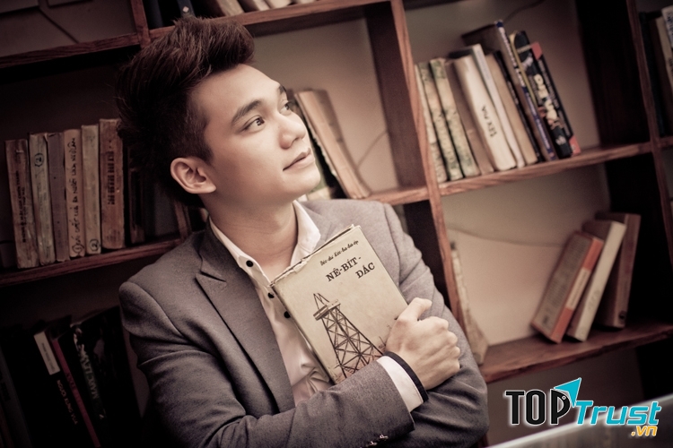 Nhạc sĩ Khắc Việt