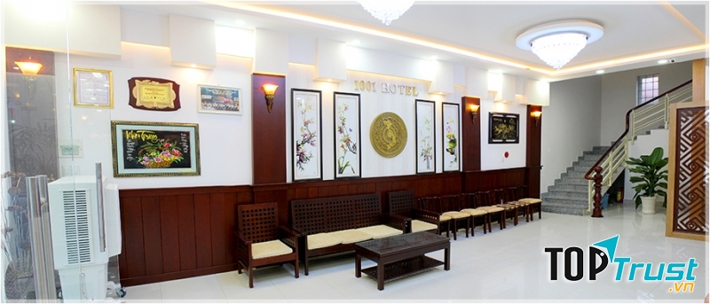 Không gian sáng và trang nhã.