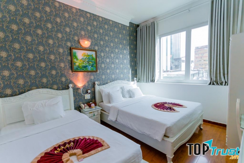 Phòng được trang bị đầy đủ các thiết bị tiện nghi hiện đại