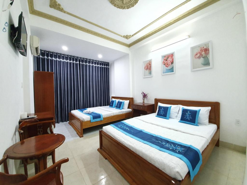 Khách sạn Ân Tình