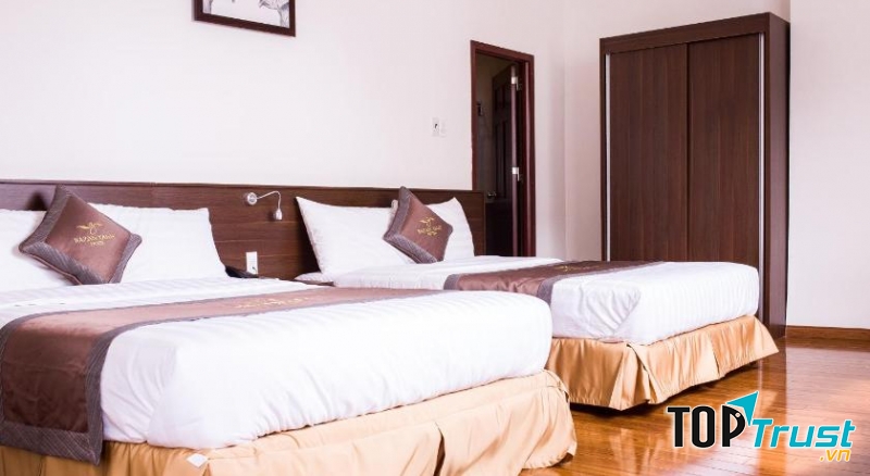 Phòng tại khách sạn Bazan xanh