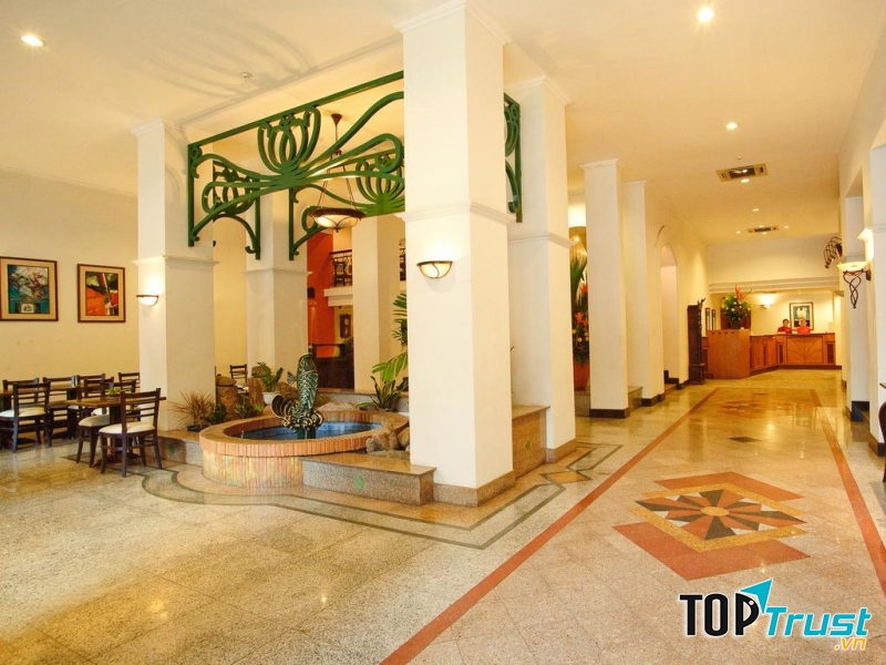 Khách sạn Bông Sen