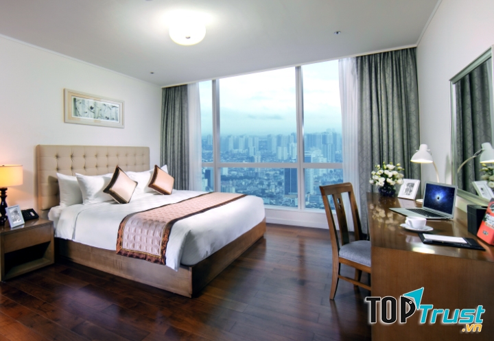 Khách sạn Calidas Landmark 72