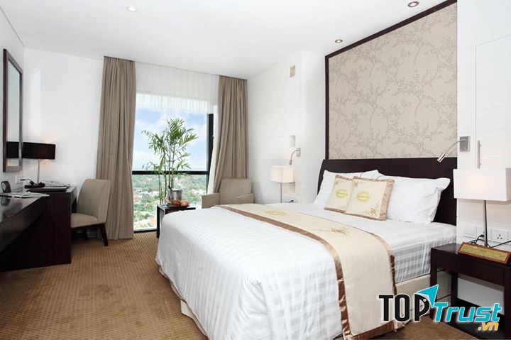 Khách sạn CenDeluxe