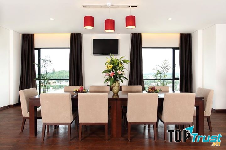 Khách sạn CenDeluxe