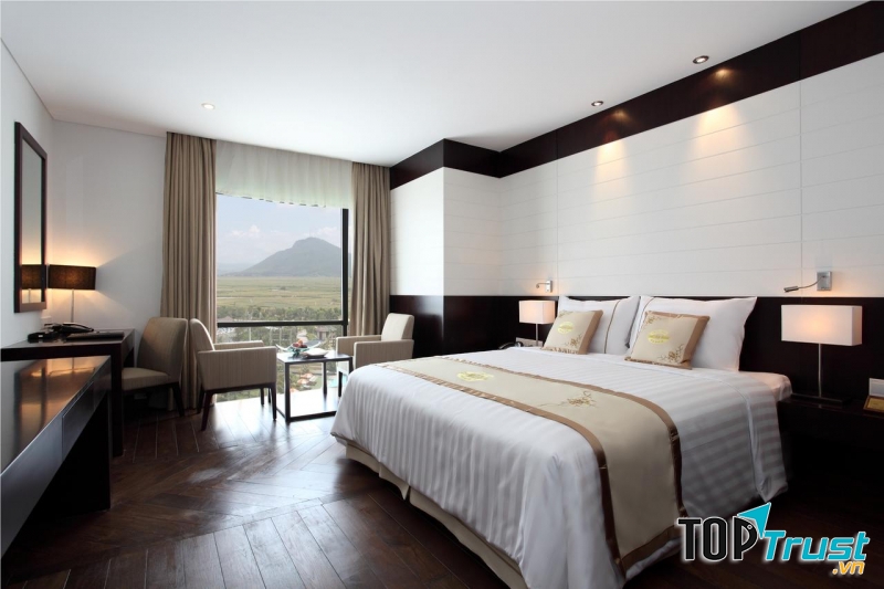 Khách Sạn CenDeluxe