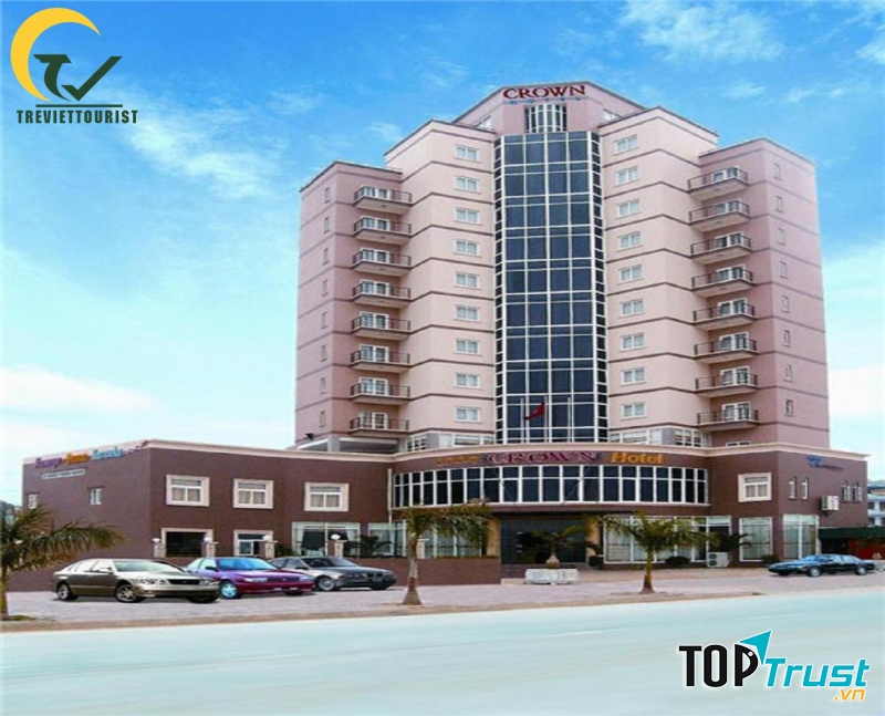 Khách sạn Crown