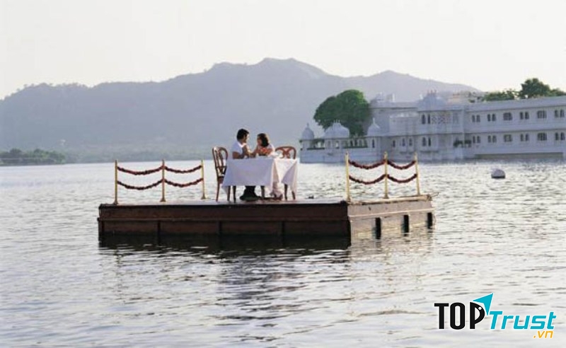 Khách sạn cung điện Udaipur - Ấn Độ