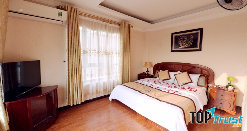 Khách sạn Dạ Hương