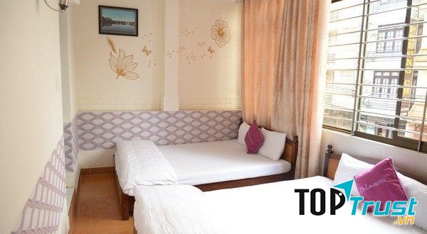 Những phòng trung bình như thế này có giá khoảng tầm gần 200.000 VNĐ/phòng