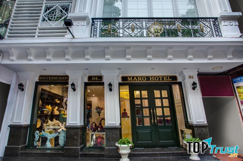 Khách Sạn Democracy