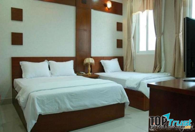 Khách sạn Hạ Long