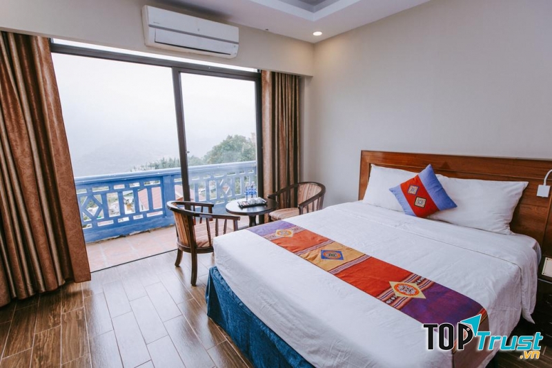 Khách sạn Holiday Sapa
