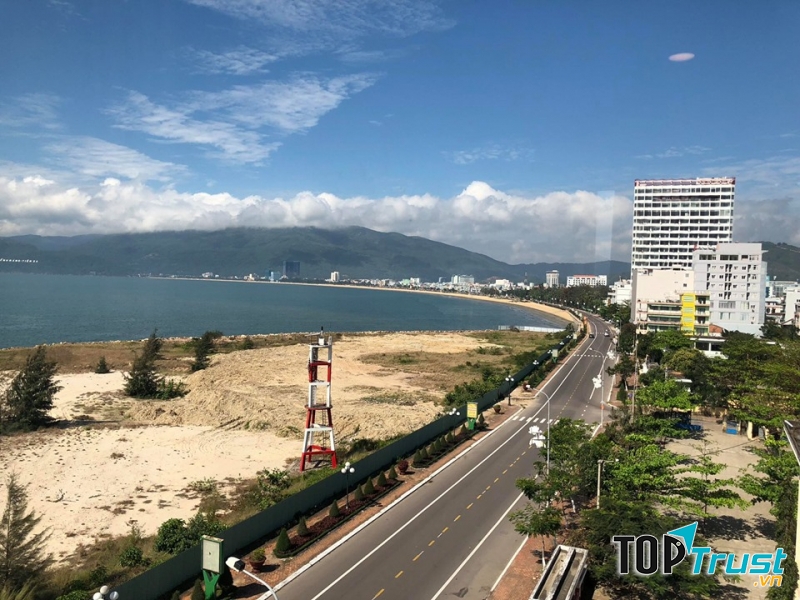View nhìn từ khách sạn Hồng Diệp.