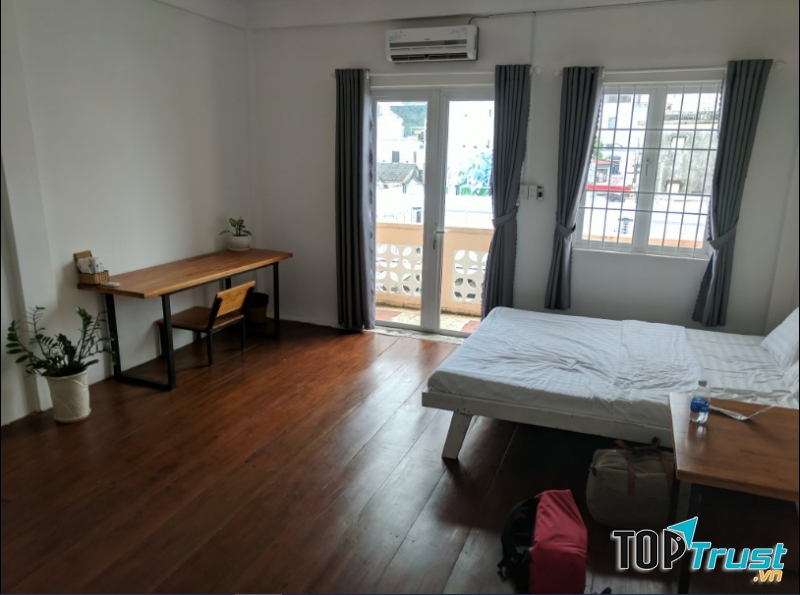 Khách sạn House No1