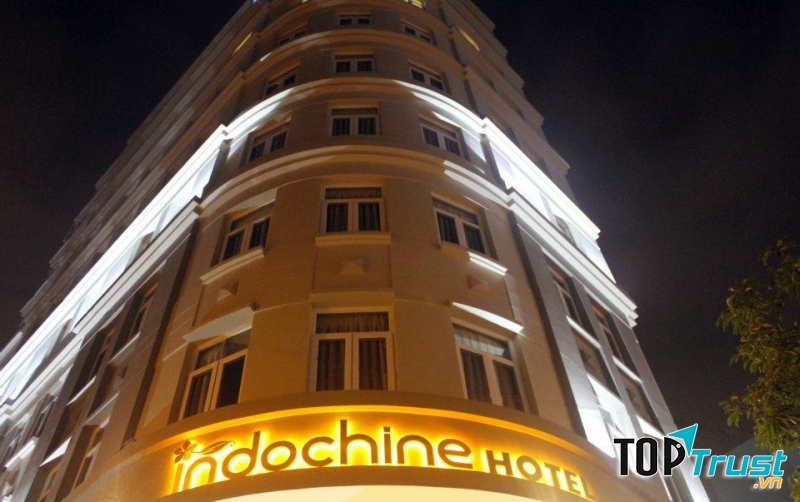 Khách sạn này gồm có 8 tầng và 24 phòng