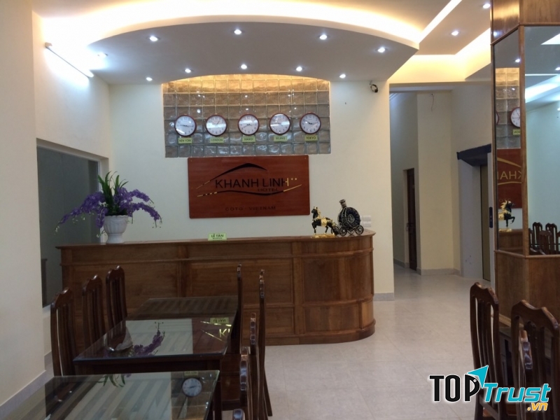 Quầy lễ tân của khách sạn Khánh Linh