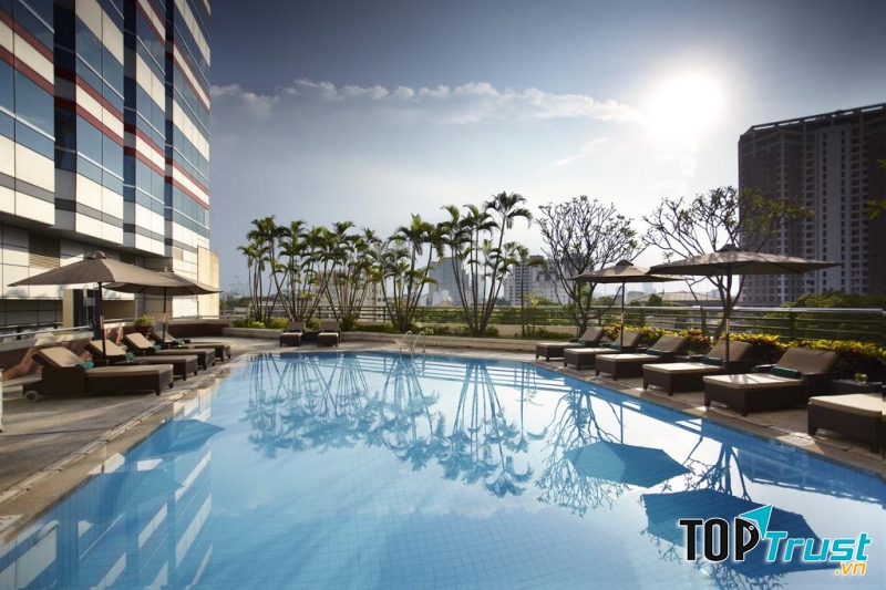 Hồ bơi hiện đại