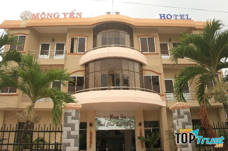 Khách sạn Mộng Yến