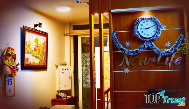 Cổng vào khách sạn.