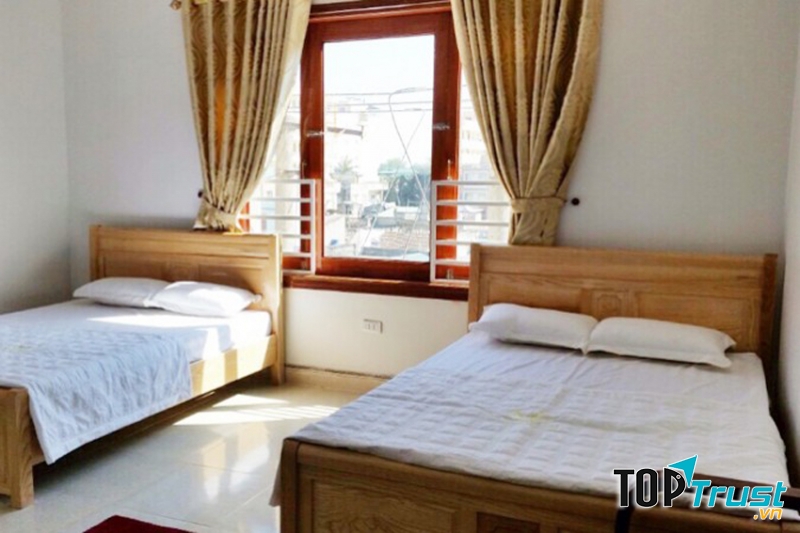 Khách sạn có vị trí vô cùng thuận lợi, chỉ cách bãi biển Sầm Sơn khoảng 30m