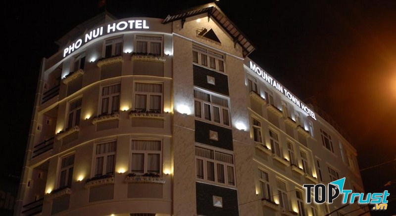 Khách sạn Phố Núi