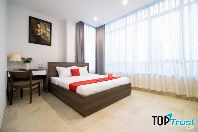 Khách sạn RedDoorz Premium.