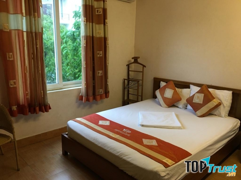 Khách sạn Saigon Palace - Trần Quốc Hoàn