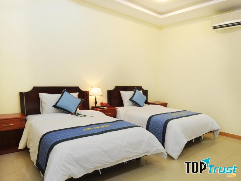 Phòng đơn giản, tiện nghi