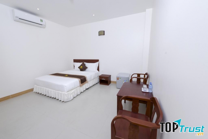 Khách sạn Sông Trà