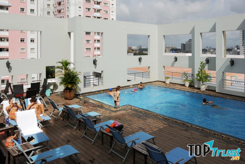 Khách sạn Sunland