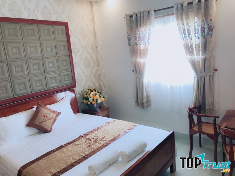 Khách sạn Tường Vy