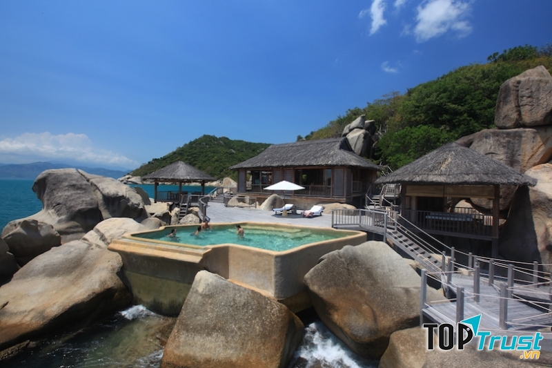 Sáu giác quan trên vịnh Ninh Vân, Nha Trang