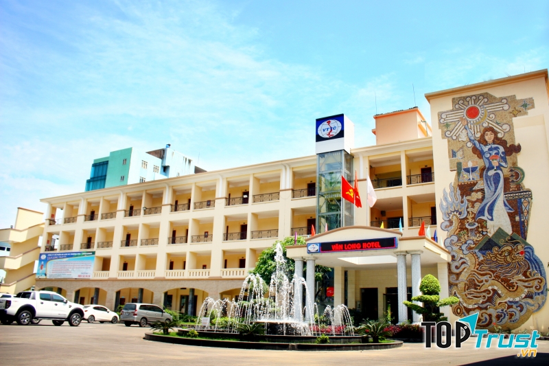 Khách sạn Vân Long