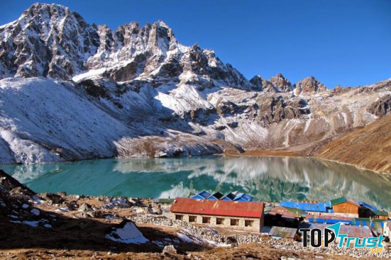 Khám phá những hồ nước kì vĩ