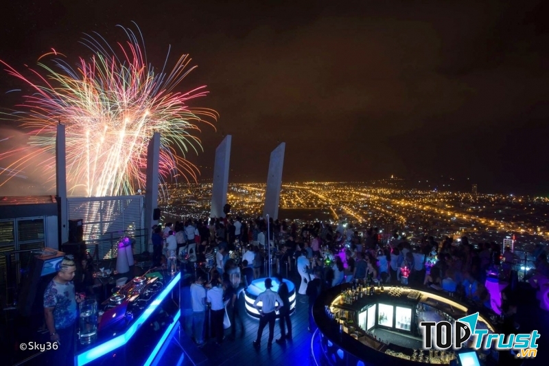 Sky 36 là Bar cao nhất tại Đà Nẵng nói riêng và tại Việt Nam nói chung