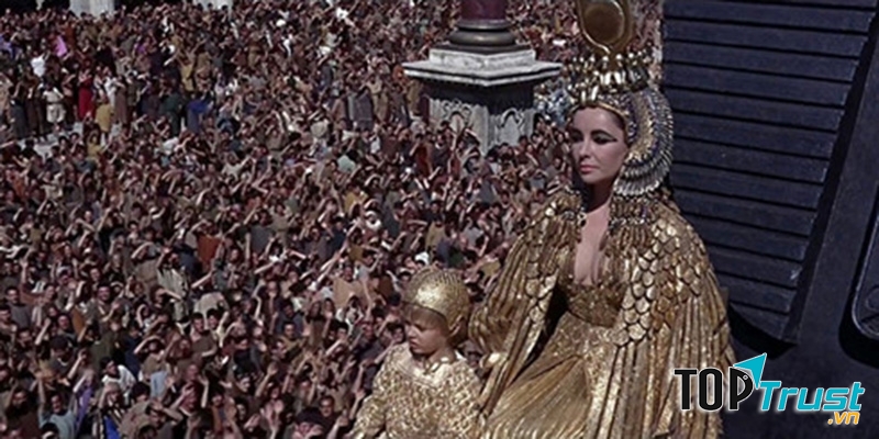 Khán đài thành Rome - Cleopatra