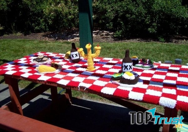 Khăn len trải bàn