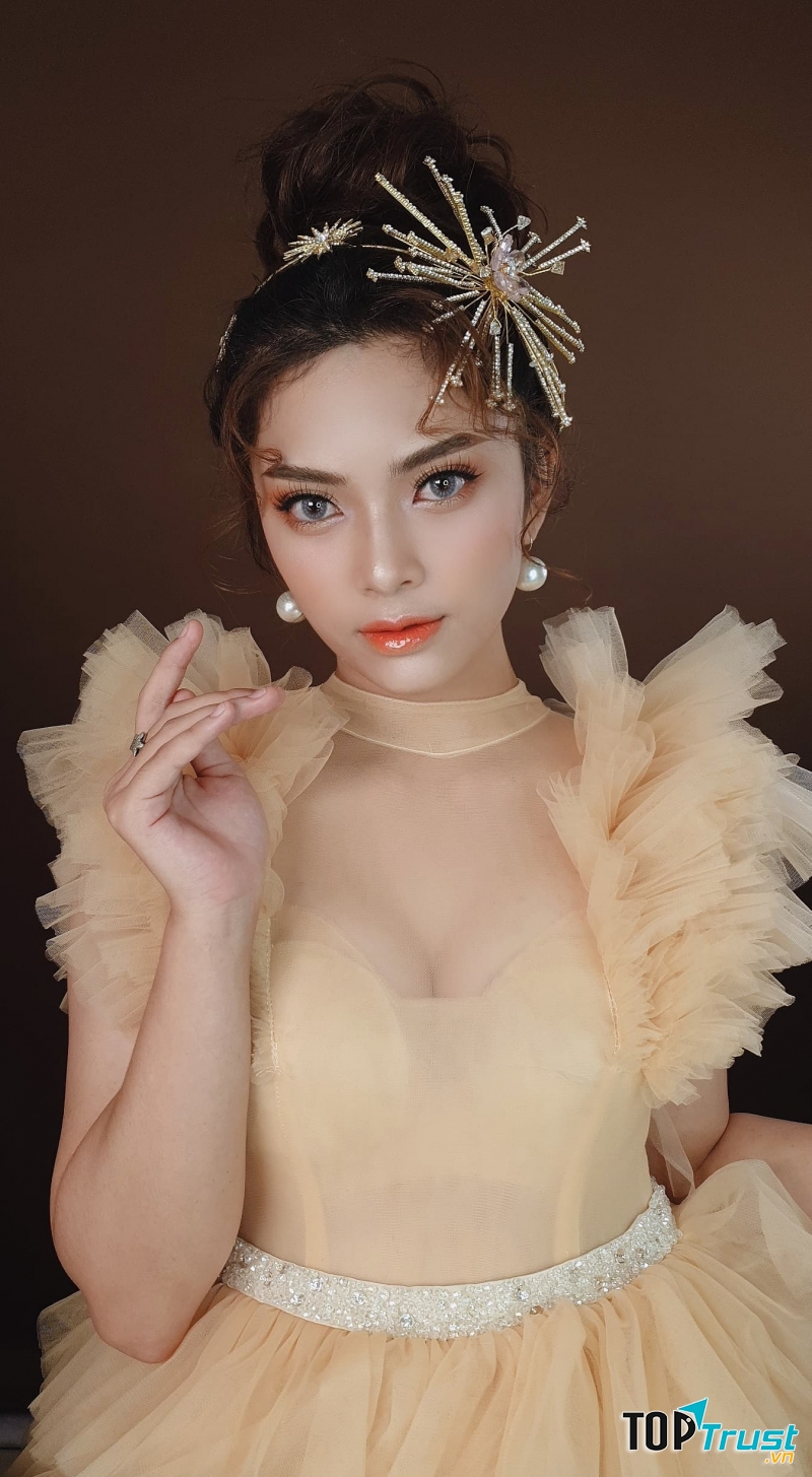 KHANG NGUYEN Wedding House