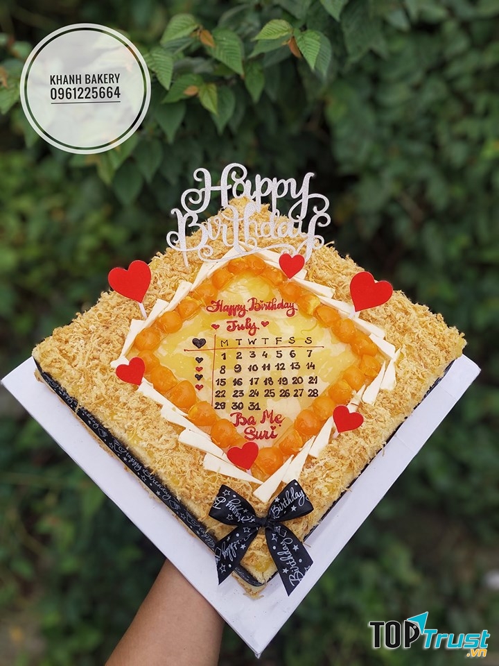 Công thức bánh của Khanh Bakery không quá nhiều đường nên dù chiếc bánh ít ngọt nhưng tin rằng vẫn sẽ thoã mãn trọn vẹn vị giác của bạn