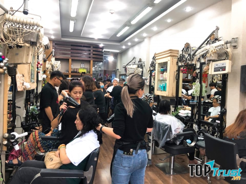 Khánh Vīnh Hoàng Hair Salon