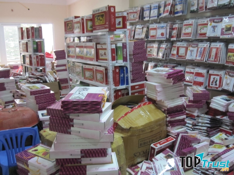 Khánh Vy Shop với đa dạng các dòng tranh nổi tiếng