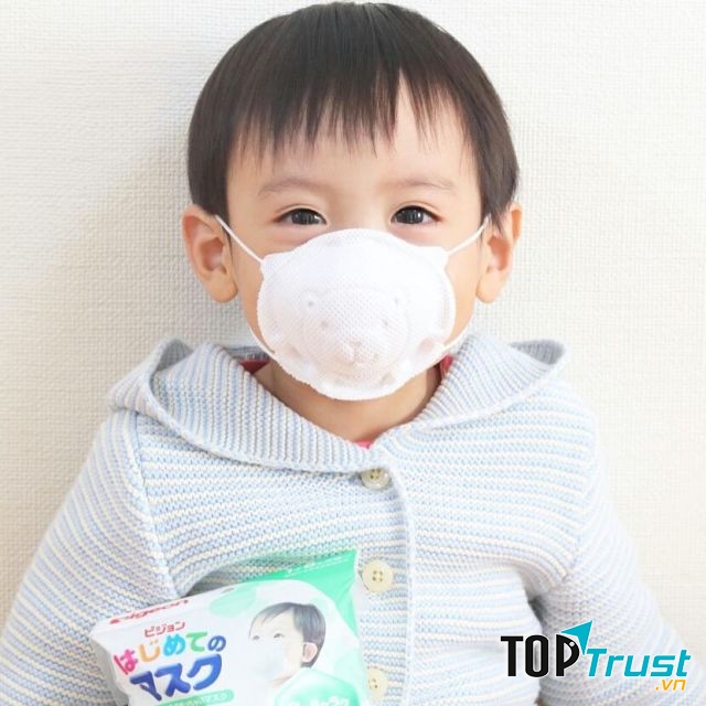 Khẩu trang cho bé có công dụng phòng tránh cũng như bảo vệ bé khỏi những tác nhân vi khuẩn có hại