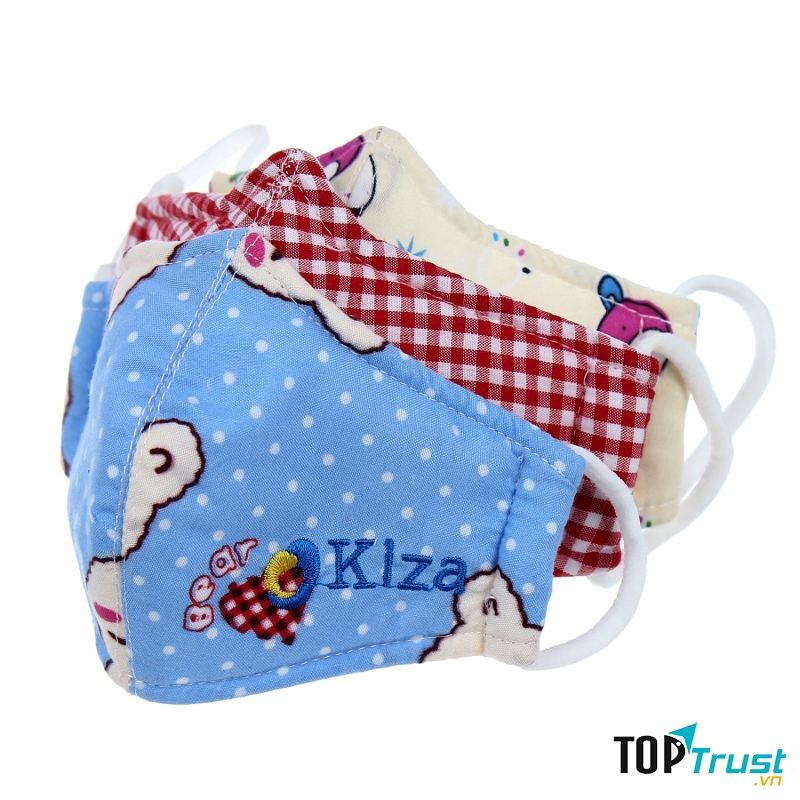 Khẩu trang Kiza sử dụng sợi nano hoạt tính có tác dụng lọc khói bụi trong môi trường xung quanh, bảo vệ da mặt bé khỏi khói, bụi, khí ô nhiễm, tia cực tím, khí thải động cơ ôtô, xe máy...