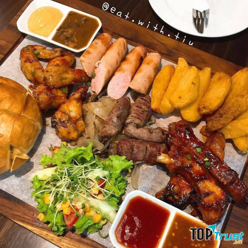 Khay tổng hợp