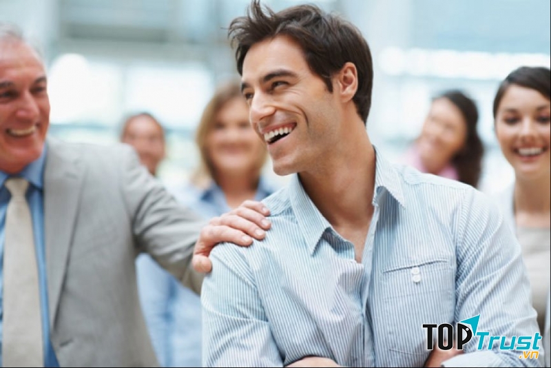 Dành lời khen chân thành cho đối phương