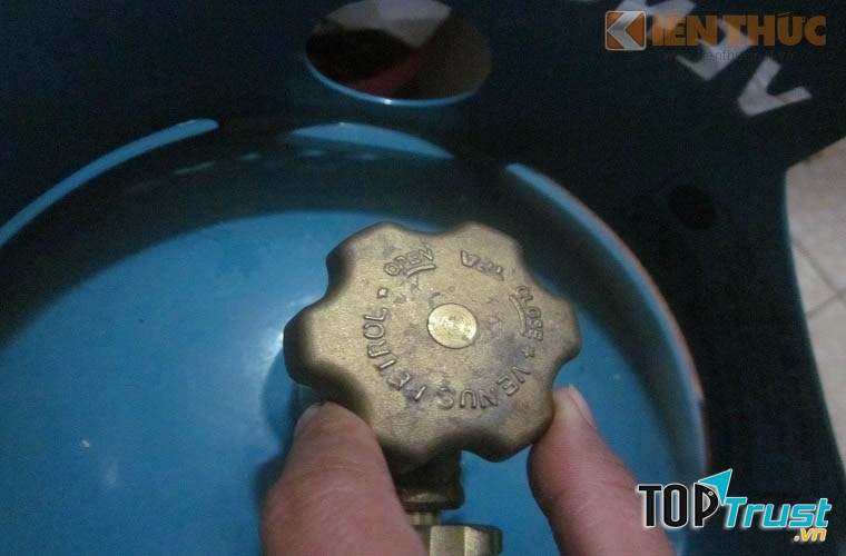 khóa bình gas ngay sau khi sử dụng